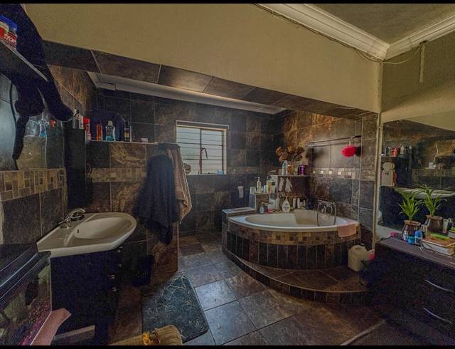 3 BEDROOM HOUSE FOR SALE IN BRENTHURST